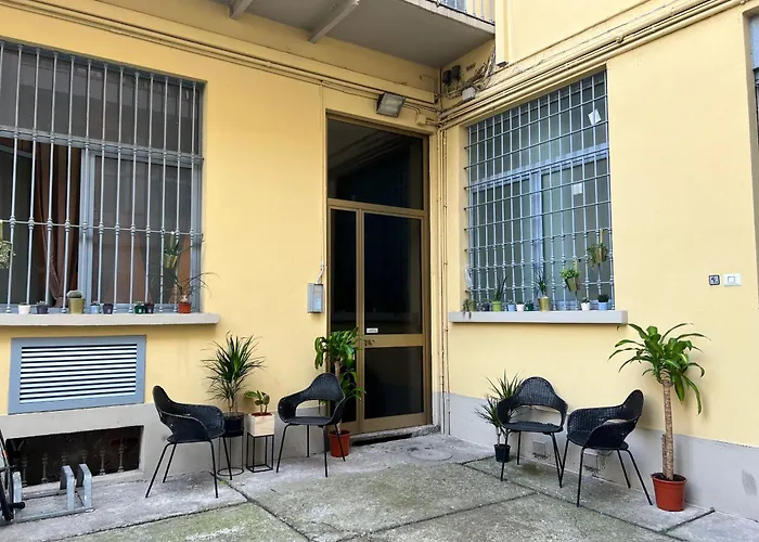 Regina Milano In Porta Romana 2 - Sky Tv, Wifi E Breakfast Box